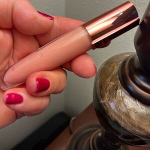 L’Oréal Nude Lip Gloss